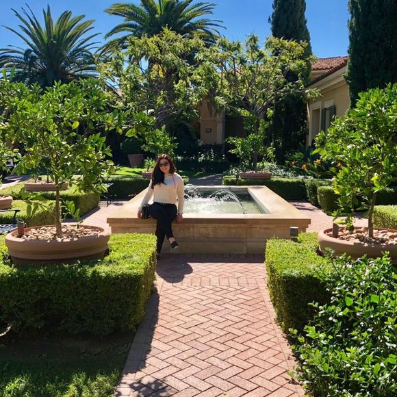 Meet your Posher, Yelena - Picture 1 of 1